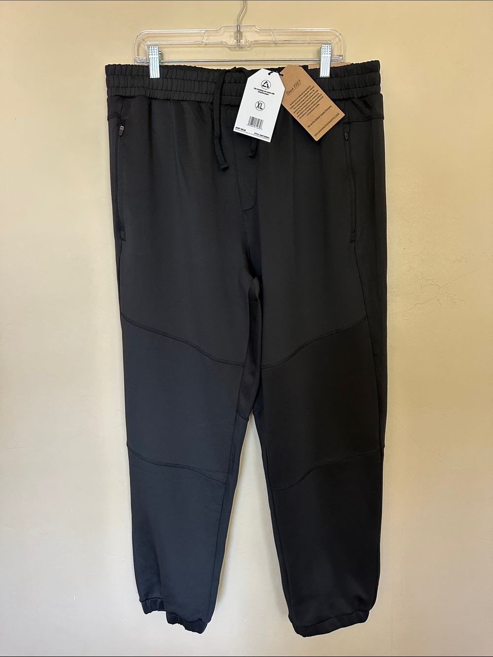 NWT Avalanche Men’s Performance Jogger Pants XL Black Zip Pocket MSRP $50